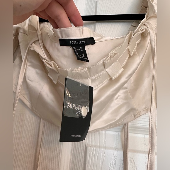 Forever 21 Crop Top Cream Blouse - Picture 2 of 4